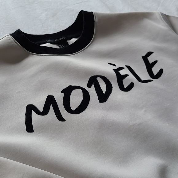 Modèle sweater - Picture 2 of 5